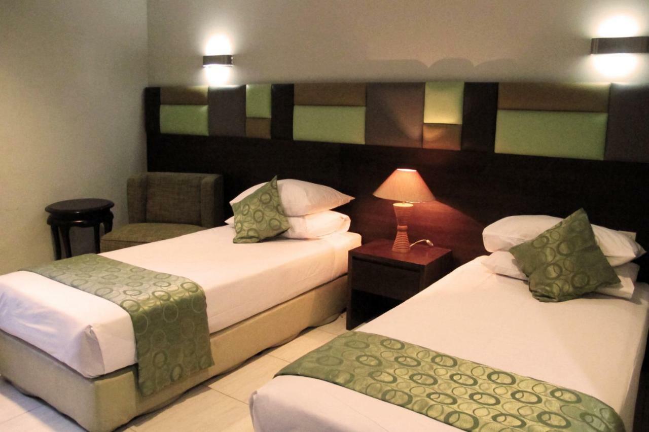 Hotel Alma Jakarta Exterior photo